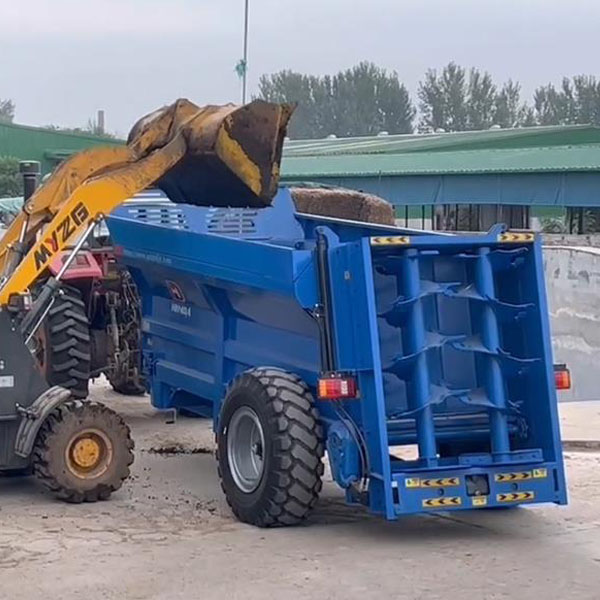 Tips for using a manure spreader to fertilize farm manure